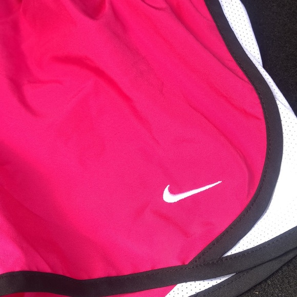 Shorts - Picture 2 of 4